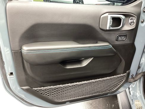 Used 2024 Jeep Wrangler Unlimited Rubicon 4xe image 25