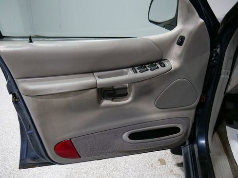 Used 1999 Ford Explorer XLT image 21