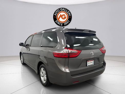 Used 2020 Toyota Sienna LE FWD image 5