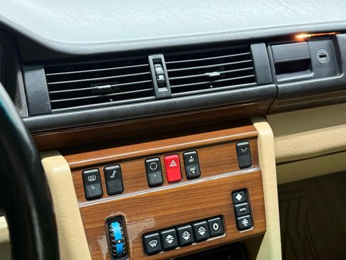 Used 1990 Mercedes-Benz 300 E 3.0 image 23
