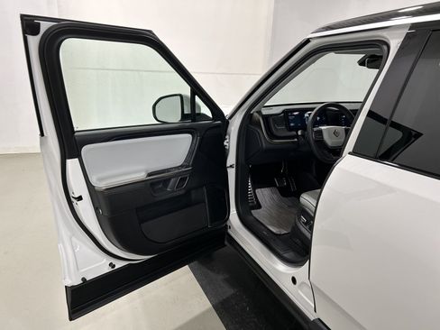 Used 2024 Rivian R1S Adventure AWD/4WD image 16