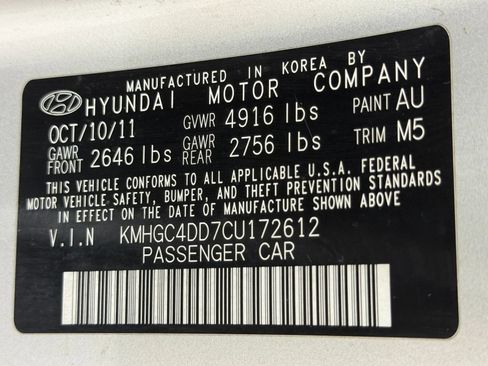 Used 2012 Hyundai Genesis 3.8 w/ Premium Pkg RWD image 37
