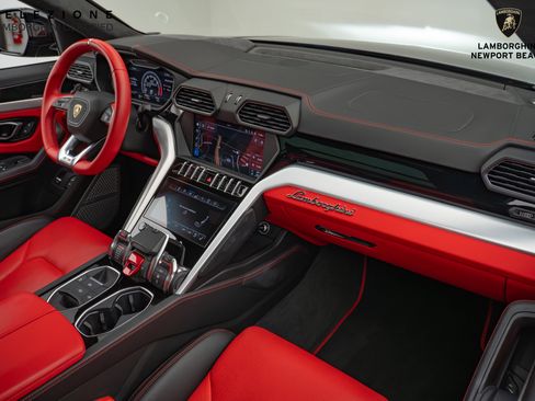 Used 2019 Lamborghini Urus image 20
