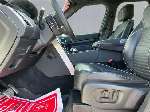 Used 2023 Land Rover Discovery S R-Dynamic image 11