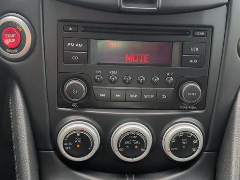 Used 2019 Nissan 370Z Coupe RWD image 16