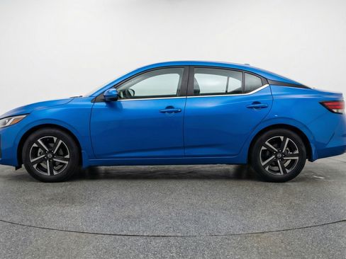 Used 2025 Nissan Sentra SV image 5