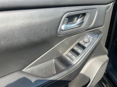Used 2025 Nissan Rogue SV FWD image 14