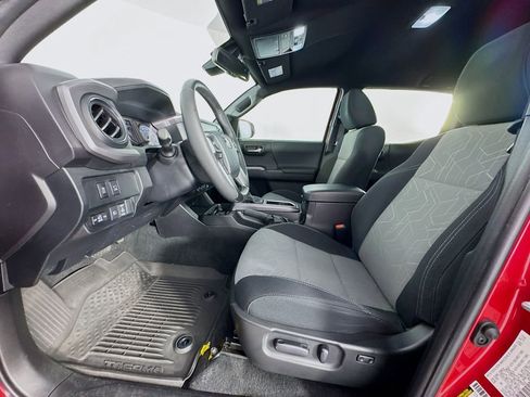 Used 2023 Toyota Tacoma TRD Sport w/ Advanced Technology Package image 15