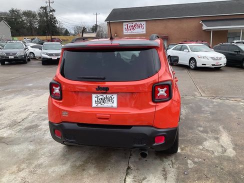 Used 2018 Jeep Renegade Altitude w/ Safety & Security Group image 4