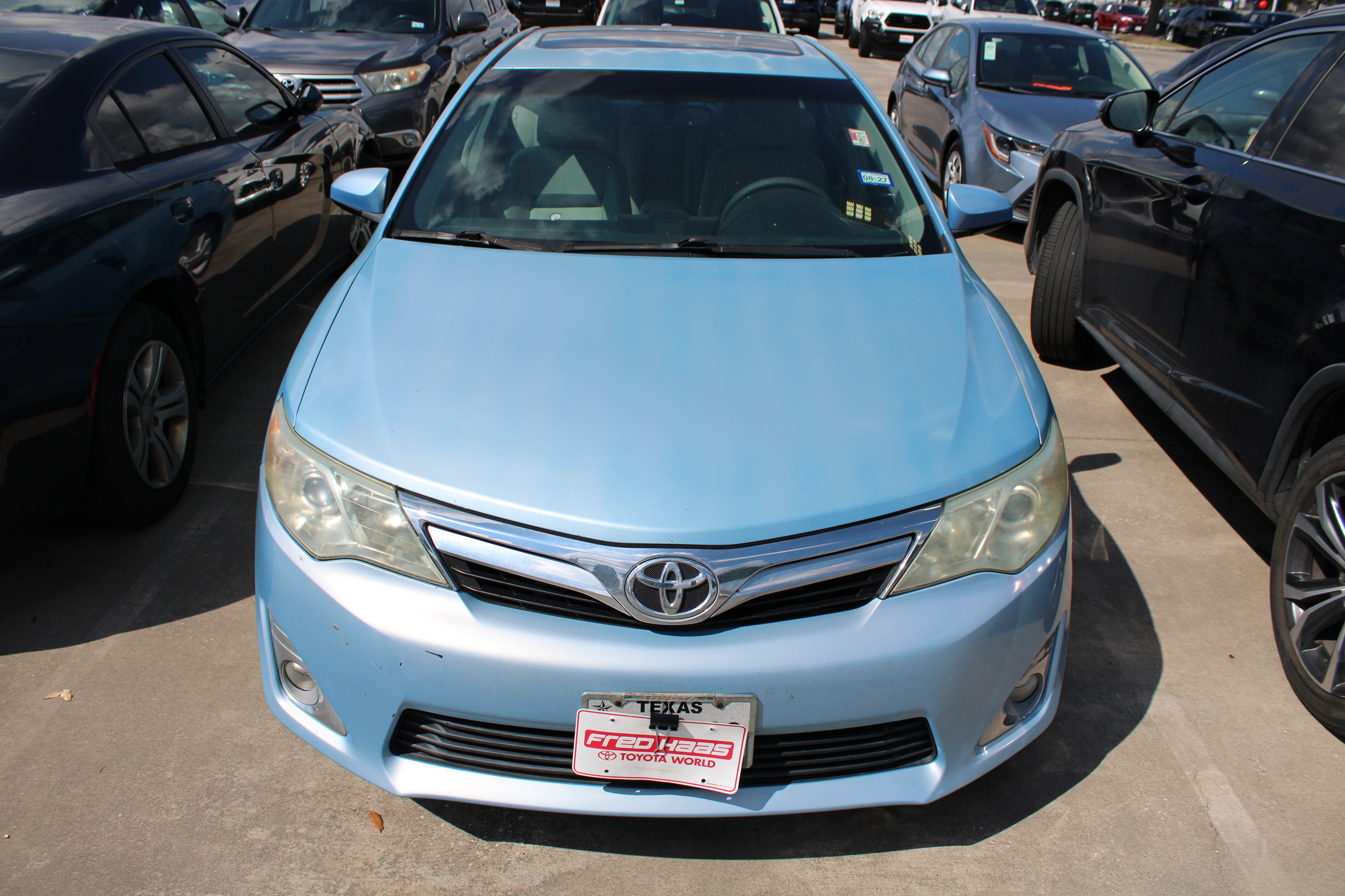 Used 2013 Toyota Camry XLE w/ Convenience Pkg FWD image 3