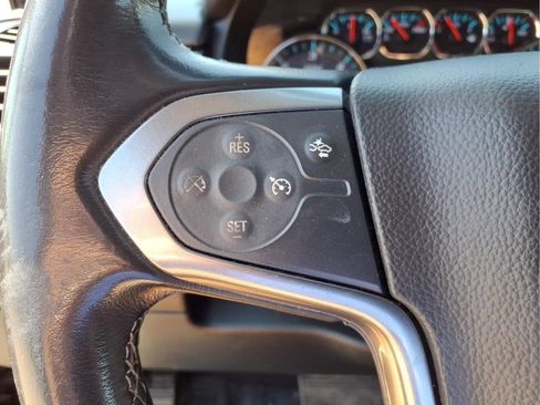 Used 2020 Chevrolet Suburban LT AWD/4WD image 25