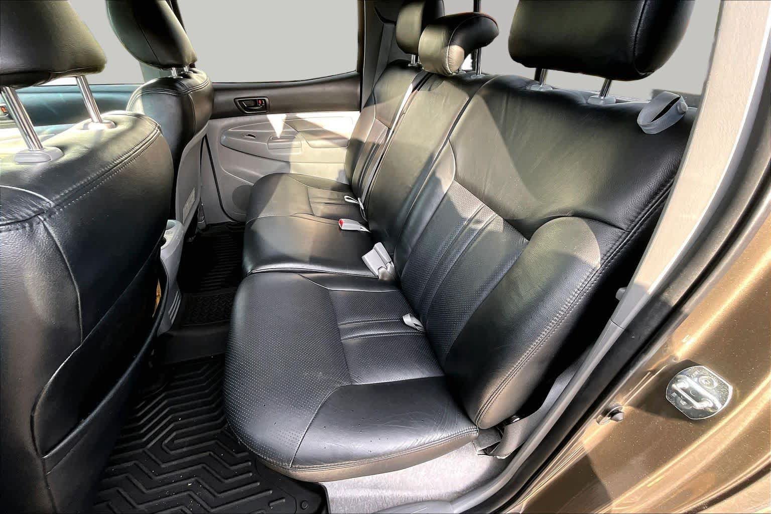 Used 2011 Toyota Tacoma PreRunner w/ SR5 Pkg #2 RWD image 19