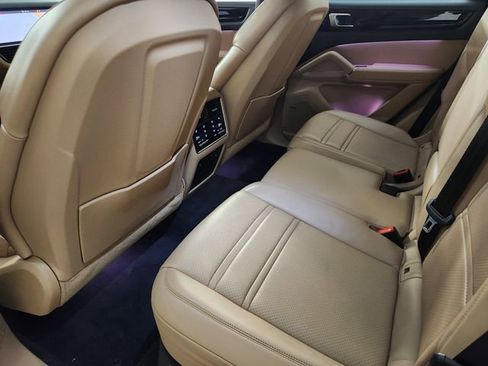 Used 2021 Porsche Cayenne AWD/4WD image 27