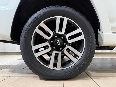 Used 2020 Toyota 4Runner Limited AWD/4WD image 9