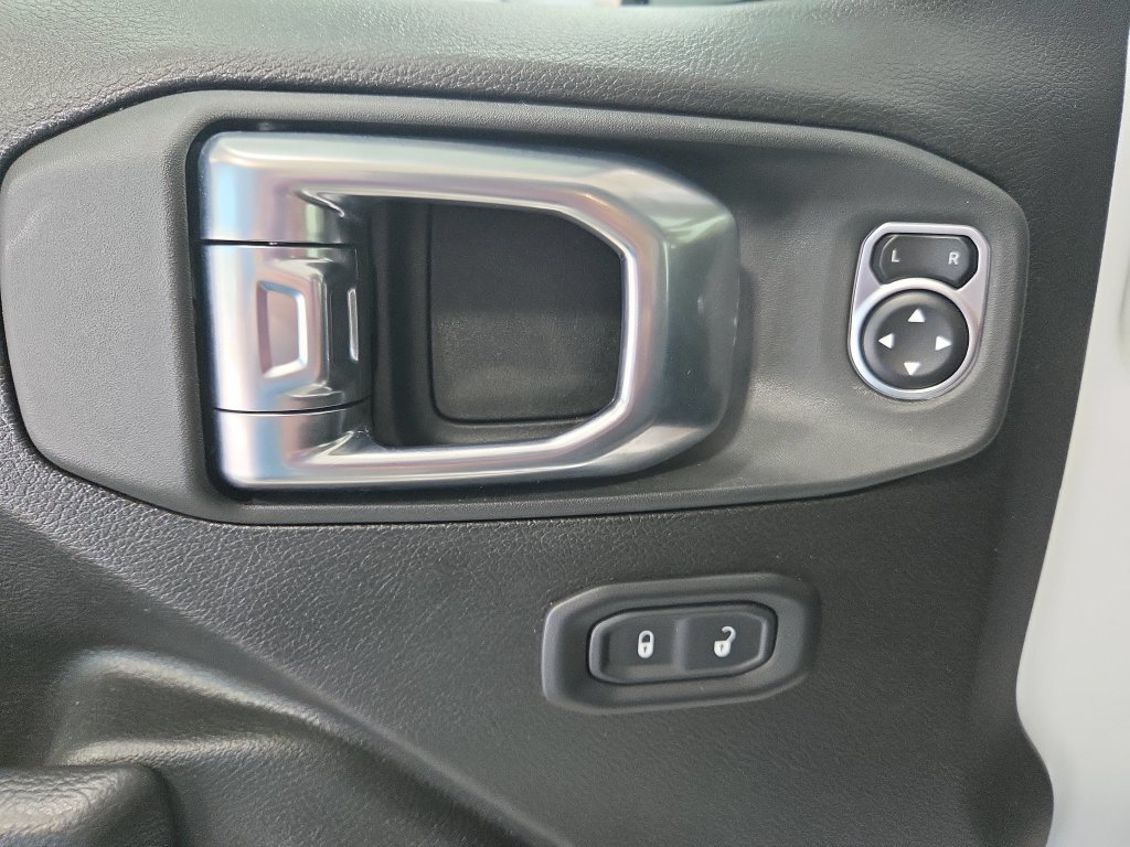 Used 2026 Jeep Wrangler Unlimited Rubicon AWD/4WD image 33