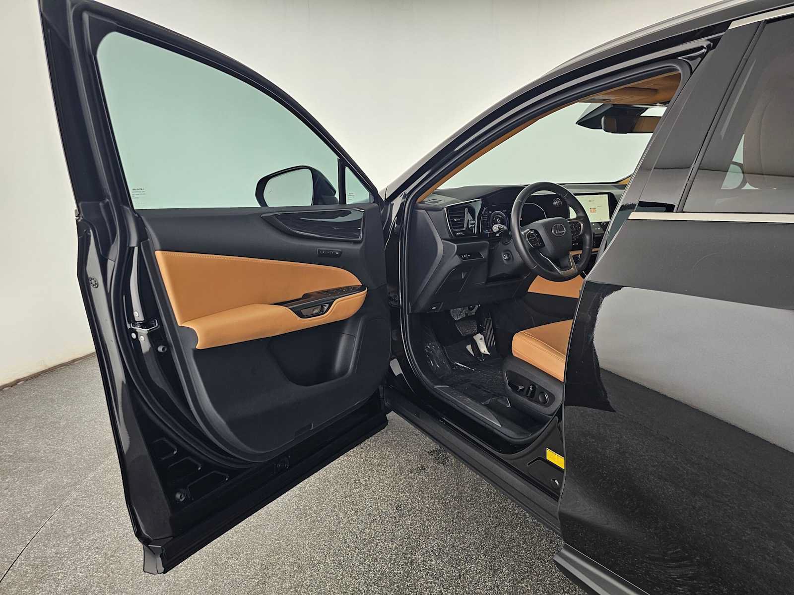 Certified 2025 Lexus NX 350h AWD w/ Accessory Package (2T) image 17