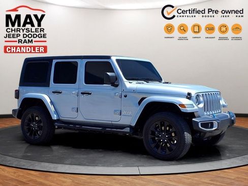 Used 2023 Jeep Wrangler Unlimited Sahara w/ Cold Weather Group AWD/4WD image 21