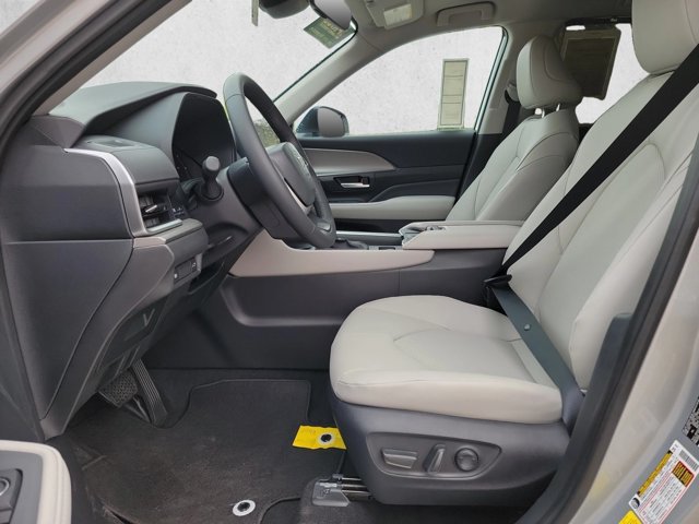 Used 2026 Toyota Grand Highlander AWD image 17