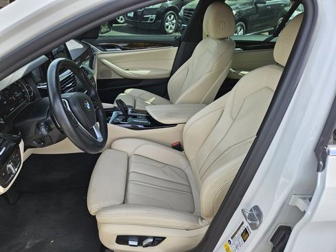 Used 2017 BMW 530i w/ Premium Package image 10