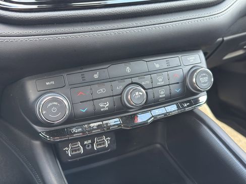 Used 2022 Dodge Durango GT AWD/4WD image 22