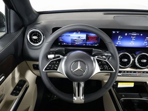 New 2026 Mercedes-Benz GLB 250 image 3