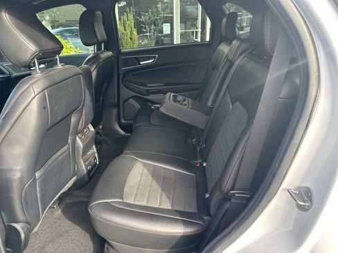 Used 2022 Ford Edge ST-Line image 12