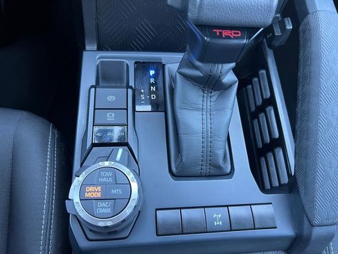 Used 2024 Toyota Tacoma TRD Off-Road image 10