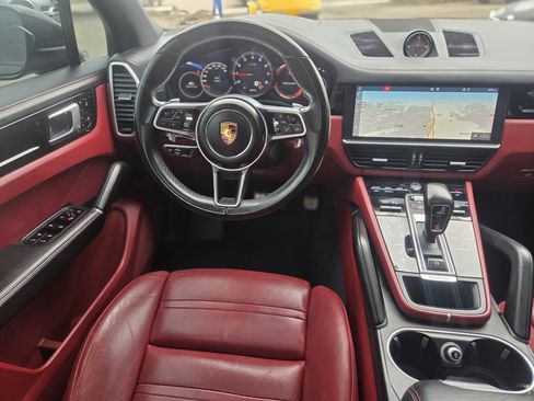Used 2019 Porsche Cayenne S image 20