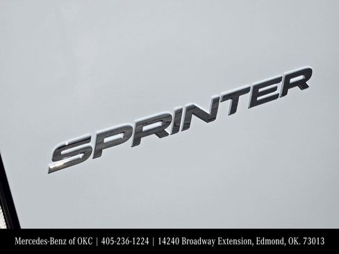 Used 2025 Mercedes-Benz Sprinter 2500 image 9