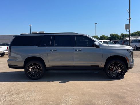 Used 2025 Cadillac Escalade ESV Sport w/ Touring Package AWD/4WD image 1