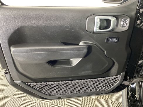Used 2022 Jeep Gladiator Mojave AWD/4WD image 12
