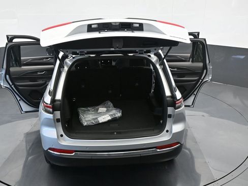 Used 2024 Jeep Grand Cherokee Laredo w/ Trailer Tow Package image 49