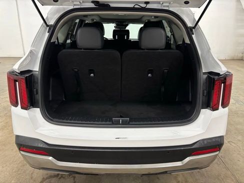 Used 2025 Kia Sorento S w/ Panoramic Sunroof Package FWD image 24