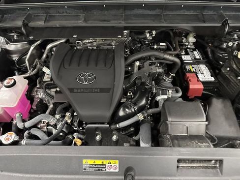 Used 2024 Toyota Highlander Limited image 38