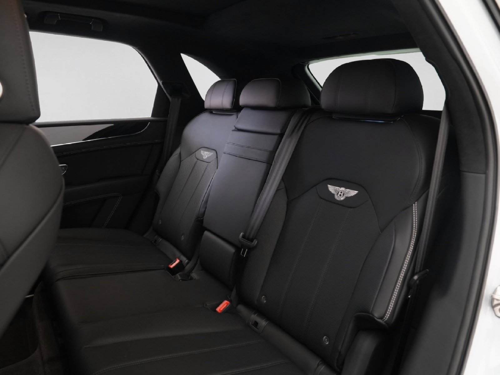Used 2024 Bentley Bentayga AWD/4WD image 15