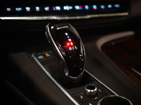 Used 2021 Cadillac Escalade ESV Premium Luxury w/ Driver Assist Tech Package image 28