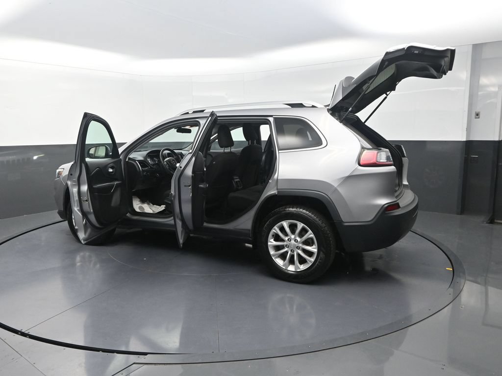 Used 2019 Jeep Cherokee Latitude w/ Popular Appearance Group AWD/4WD image 32
