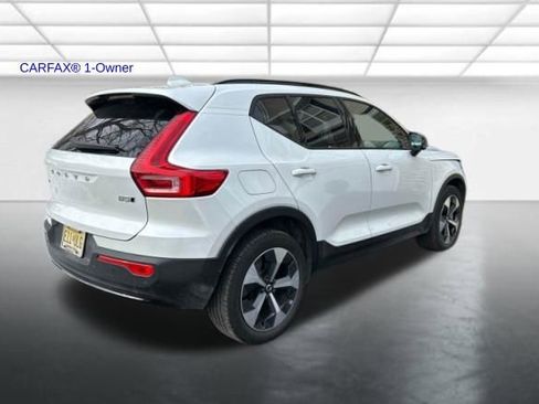 Certified 2024 Volvo XC40 B5 Plus w/ Climate Package image 19