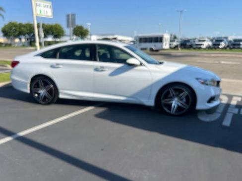 Used 2022 Honda Accord Touring image 13