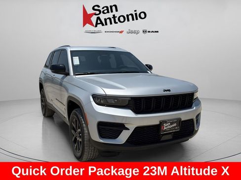 New 2025 Jeep Grand Cherokee Altitude RWD image 2