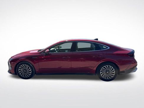 Used 2025 Hyundai Sonata Limited FWD image 2