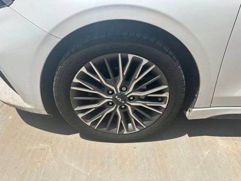 Used 2024 Kia Forte GT-Line w/ GT-Line Premium Package FWD image 2