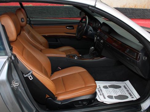 Used 2011 BMW 328i Convertible image 19