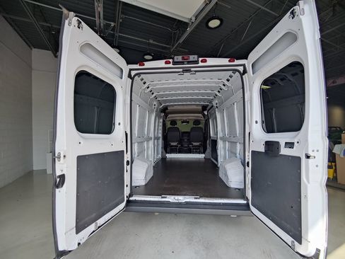 Used 2023 RAM ProMaster 2500 FWD image 7