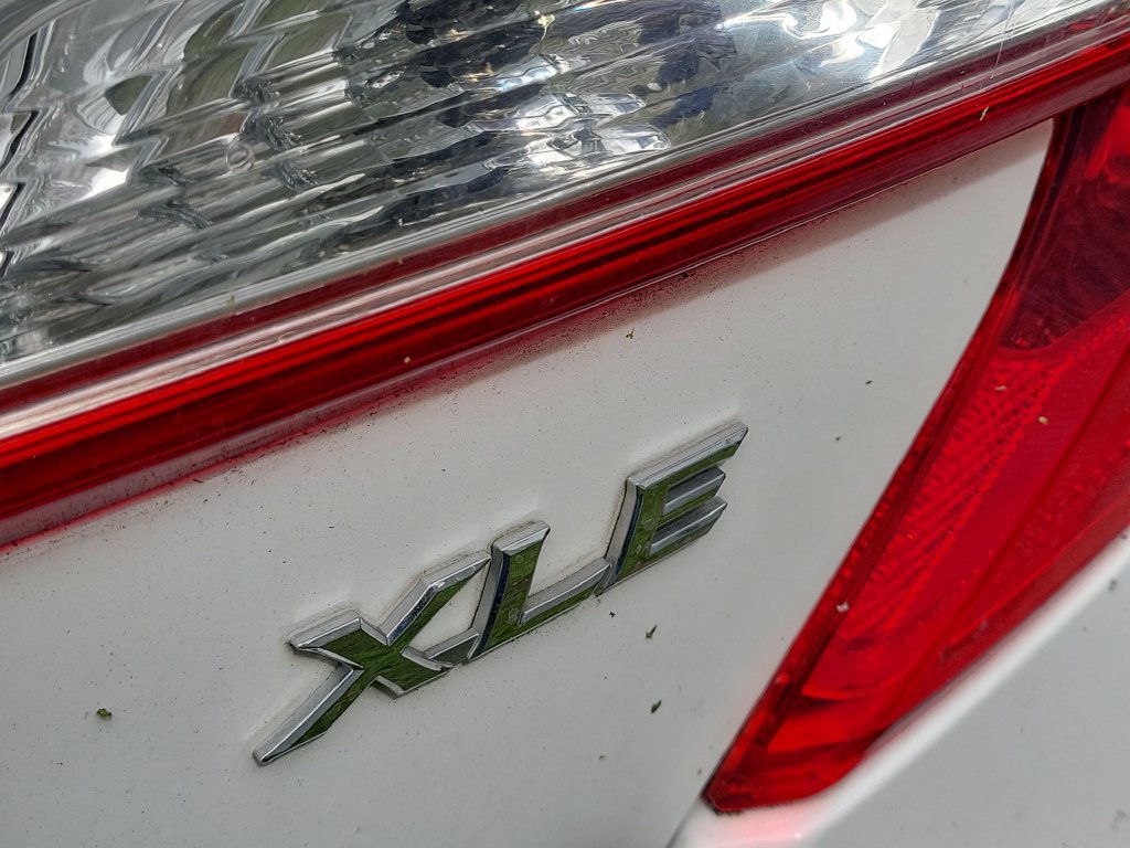 Used 2014 Toyota Camry XLE w/ Leather Package FWD image 10