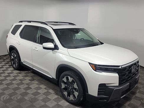 New 2026 Honda Pilot Touring image 2