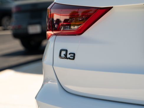 Certified 2024 Audi Q3 2.0T Premium AWD/4WD image 28