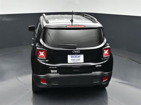 Used 2020 Jeep Renegade Latitude w/ Cold Weather Group AWD/4WD image 25