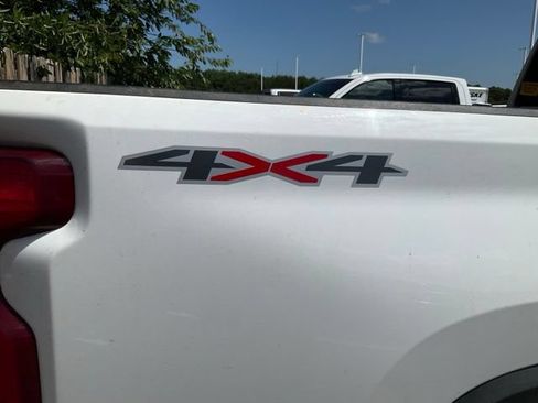 Used 2022 Chevrolet Silverado 2500 Custom w/ Gooseneck/5TH Wheel Package AWD/4WD image 9
