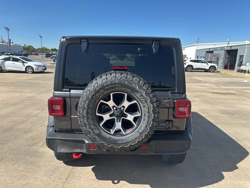 Used 2022 Jeep Wrangler Unlimited Rubicon w/ LED Lighting Group AWD/4WD image 35